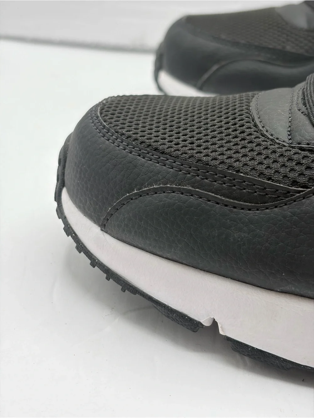 Nike Air Max Excee Sneakers Black And White Size 11 Medium Width Men’s Sneaker